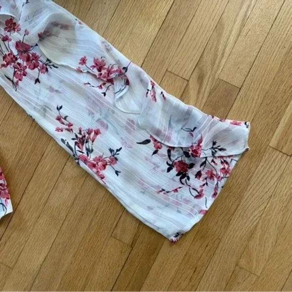 Lulus Tender Love White Floral Print Ruffled Sleeve Button-Up Blouse Size XS - Picture 7 of 12